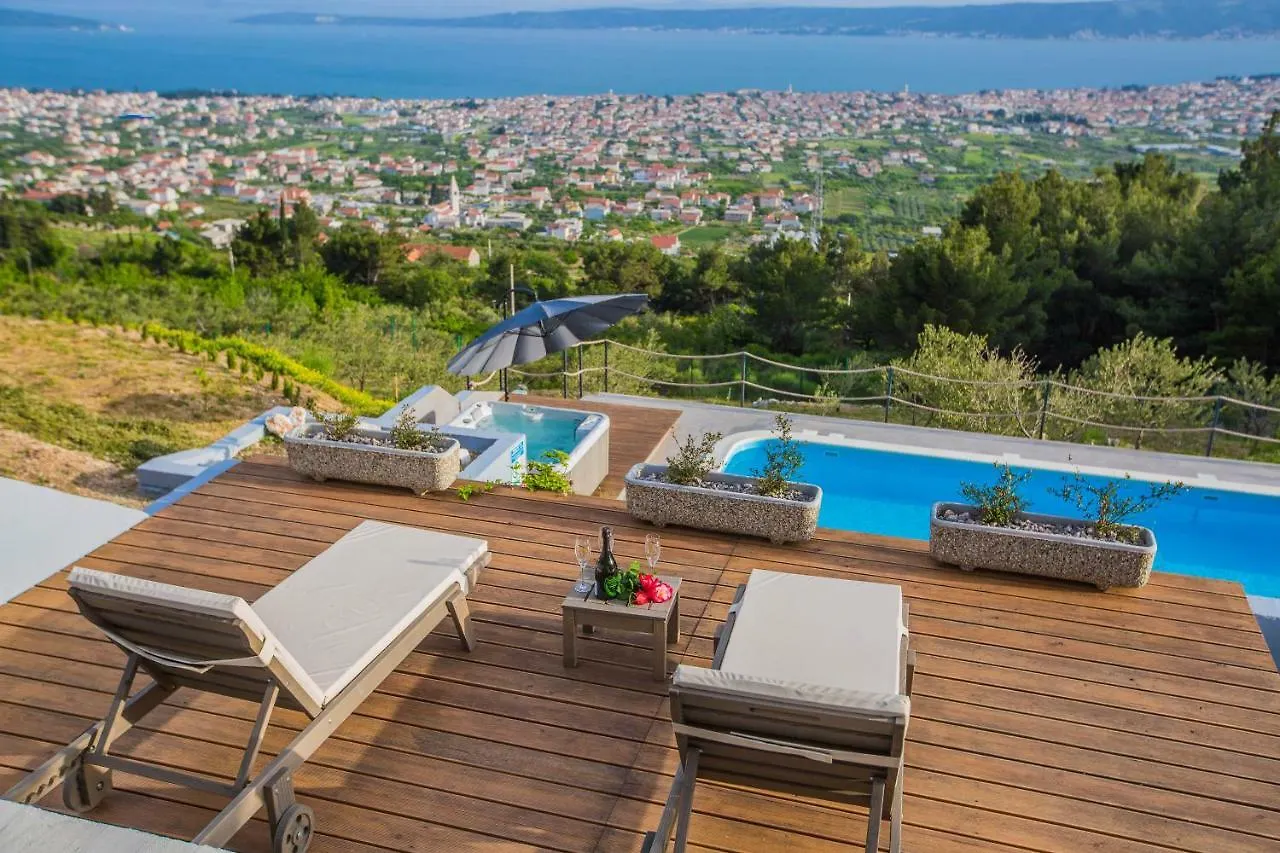 Villa Blue Hill Kastela Croatia